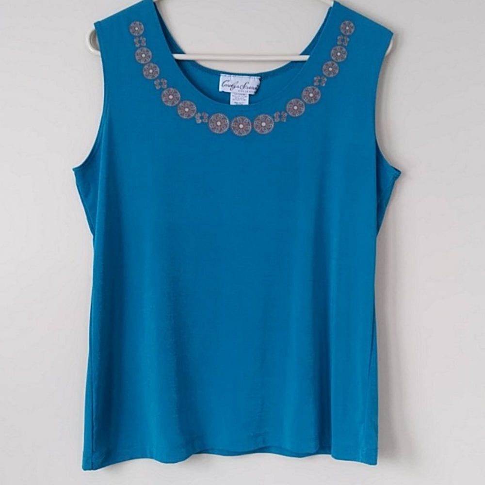 Eye Catching Green Tank Top w/ Tan Floral Accents